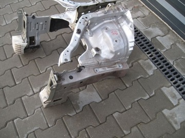 фото thumb №1, Toyota avensis t29 15- чверть права перед