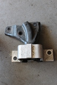 фото thumb №1, Dacia sandero i 1.6 b кронштейн подушка двигуна