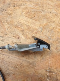 фото thumb №9, Infiniti qx70 трос тягa відкривання капот