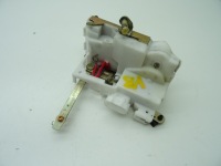 фото thumb №1, Toyota avensis t220 замок двері задніх 6906005021