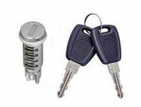 фото thumb №1, Fiat doblo panda punto ii вкладка замка дверь