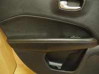 фото thumb №2, Оббивка обшивка двері лівий задня jeep compass ii
