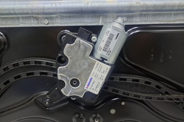 фото thumb №13, Люк bmw 5 g30 7458888 2.0l гібрид 185kw 2018