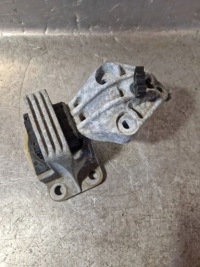 фото thumb №1, Renault scenic iii 1.5dci кронштейн подушка двигателя 326d23