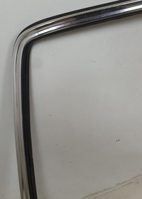 фото thumb №7, Планка прокладка стёкла зад хром mercedes w126