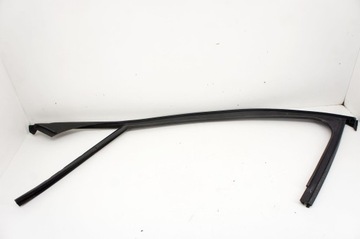 QH357 Mercedes W205 Уплотнитель окна правый передний