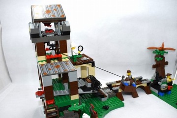 LEGO 5987 Дино-исследовательский комплекс «Искатели приключений» Дино