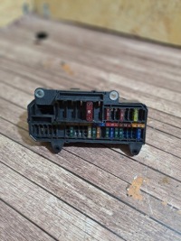 фото thumb №1, Коробка запобіжників 61136900583-01 bmw e65