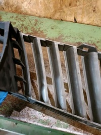 фото thumb №9, Левая решётка решётка радиатора renault 8200096824