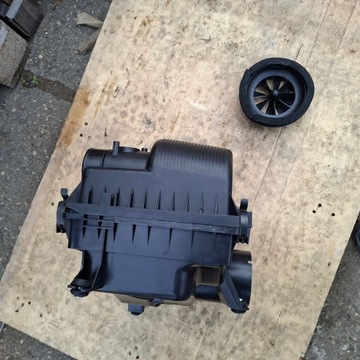 фото thumb №5, Toyota hilux vii 7 2015- 2016-24 корпус фильтра воздуха верх dół основание