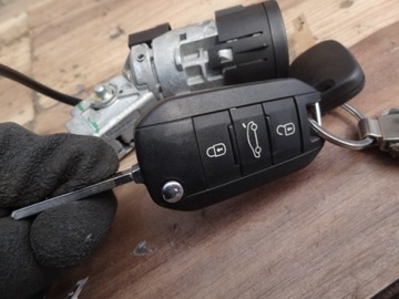 фото thumb №2, Citroen c-elysee 16r 1,6 16v замок зажигания + ключ