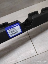 фото thumb №2, 9889.volvo s60 направляющая порог левый 32262698
