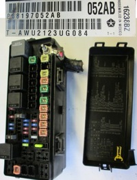 фото thumb №10, Dodge charger коробка запобіжників p68083735ab задня з багажника