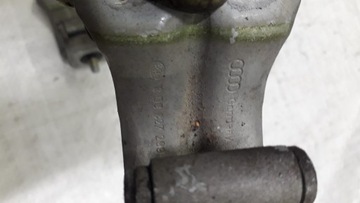 ПЕТЛЯ КРЫШКИ БАГАЖНИКА AUDI A3 8L 8D9827299