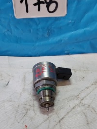 фото thumb №11, Клапан накладки уприскування vw audi golf 7 2.0 tdi 4l130764c