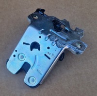 фото thumb №1, Замок крышки задняя octavia iv kamiq scala 654827505 jak новый оригинал