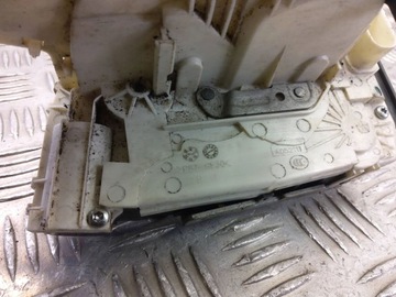 фото thumb №8, Jeep renegade 2018 зад сторона ліва замок двері задніх