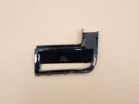 фото thumb №1, Правий кронштейн решітка впуск бампера перед volvo ex30