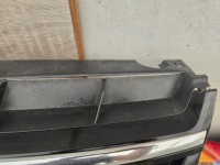 фото thumb №8, Центральная решётка бампера vw touareg 2 ii 7p оригинал 7p6853651a