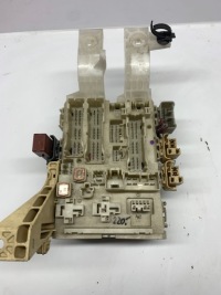 фото thumb №1, Коробка предохранителей модуль toyota 82730-52700