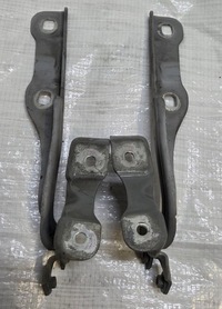 фото thumb №5, Chevrolet trax петля капот правий 95141369 лівий 95141368 код лакофарбового покриття gan