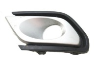 фото thumb №1, Решётка радиатора w бампере левая do 261a37821r renault/dacia