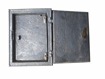 ЧУГУННАЯ ДВЕРЦА ДЛЯ ДЫМОХОДА 27x21CM