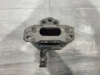 Jeep cherokee kl кронштейн подушка двигателя коробки p68141406ad в Украине, фото thumb