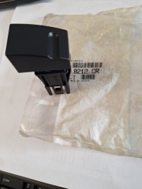 фото thumb №1, Заглушка переключателя peugeot 406 оригинальный номер 8212cr