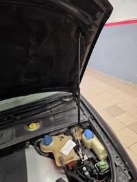 фото thumb №1, Привід капот audi a4 b6 sedan combi 2000-2005