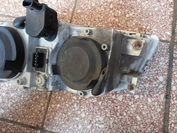 ФОНАРЬ ПЕРЕДНИЙ ПРАВЫЙ 1ag007861-34 VOLVO V40