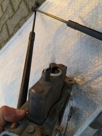 фото thumb №6, Mercedes e w212 петля пиротехнический патрон капот