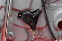 фото thumb №9, Подъемник стекло левый перед eu p80771av611 nissan primera p12 kombi 01-08