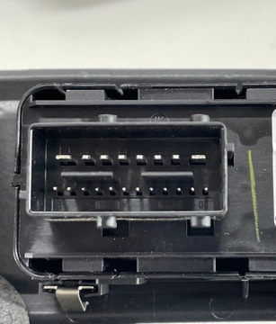 фото thumb №9, Перемикач скла дзеркал лівий перед citroen c4 iii 9831082880