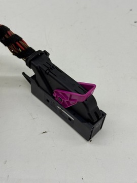 фото thumb №10, Audi volkswagen skoda штекер разъём соединитель + шланг 4g0971636a