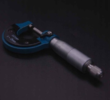 Mikrometr 0,01 mm TM7110