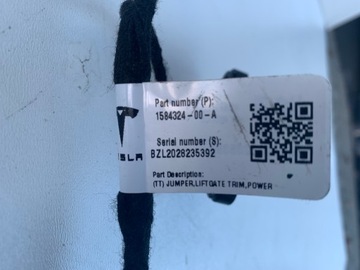 фото thumb №3, Tesla модель 3 2021 рестайлінг установка джгут дроти кнопка задньої кришки