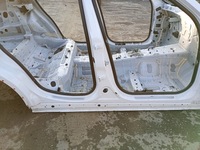 фото thumb №1, Поріг блок двигуна середній правий maserati grecale