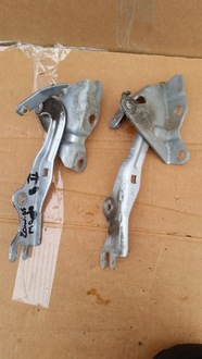 фото thumb №1, Петля капот лівий lub правий mazda 5 ii cw 2010-