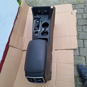 фото thumb №5, Kia sportage iv 4 рестайлінг 18-21 тунель середній панель червона nic зарядний пристрій