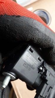 фото thumb №9, A4 b8 s4 микровыключатель открывания крышки задняя sedan