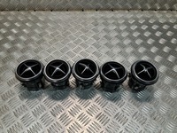 фото thumb №1, Решітка обдув кондиціонера mercedes a klasa w176