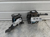 фото thumb №1, Toyota yaris cross кронштейн двигуна подушка