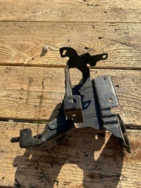 фото thumb №1, Кронштейн насоса abs opel astra j 13264385