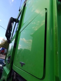 фото thumb №2, Левая дверь крышка багажника бардачка mercedes actros mp4