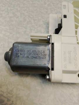 фото thumb №15, Моторчик стёкла правый зад audi a6 c7 8k0959812a