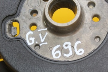 фото thumb №9, Руль 4- спицевая vw golf v 1k0419091