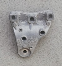 Купити Кронштейн кронштейн двигуна 600199185n vw seat оригінал, фото thumb
