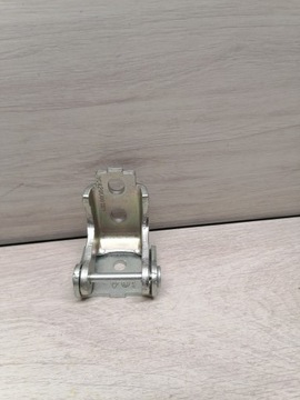фото thumb №1, Renault captur петля дверь левый зад 804200003rm