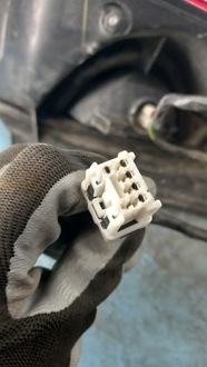 фото thumb №7, Лампа права задня nissan note 1.4b 06r